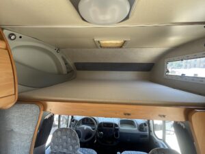 Vendita-Camper-Mansardato-Chausson-Welcome-8-a-Torino-Camping-Sofia-09