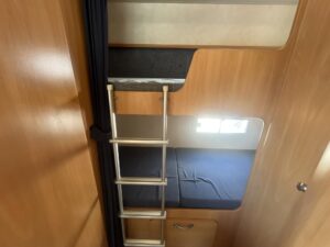 Vendita-Camper-Mansardato-Chausson-Welcome-8-a-Torino-Camping-Sofia-10
