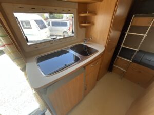Vendita-Camper-Mansardato-Chausson-Welcome-8-a-Torino-Camping-Sofia-11