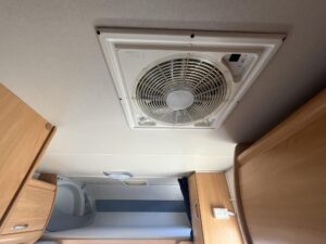 Vendita-Camper-Mansardato-Chausson-Welcome-8-a-Torino-Camping-Sofia-15