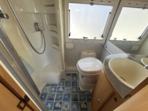 Vendita-Camper-Mansardato-Chausson-Welcome-8-a-Torino-Camping-Sofia-18
