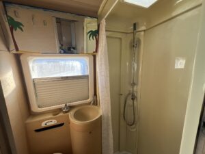 camper-semintegrale-a-torino-in-vendita-usato-giottiline-siena-330-previlege-14