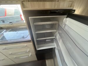 camper-semintegrale-x-til-garage-in-vendita-a-torino-da-camping-sofia-09