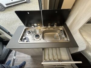 camping-sofia-vendita-camper-furgonato-nuovo-roller-team-livingstone-6-xl-sport-10