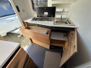 vendita-a-torino-caravan-adria-action-391-lh-sport-camping-sofia-16