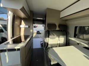 camping-sofia-in-vendita-van-furgonato-nuovo-a-torino-adria-twin-plus-640-sgx-12