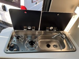 camping-sofia-in-vendita-van-furgonato-nuovo-a-torino-adria-twin-plus-640-sgx-16