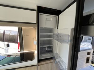camping-sofia-in-vendita-van-furgonato-nuovo-a-torino-adria-twin-plus-640-sgx-17