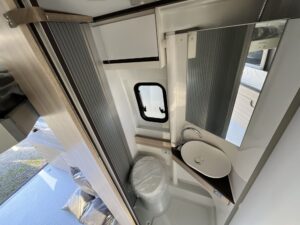 camping-sofia-in-vendita-van-furgonato-nuovo-a-torino-adria-twin-plus-640-sgx-19
