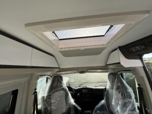 camping-sofia-in-vendita-van-furgonato-nuovo-a-torino-adria-twin-plus-640-sgx-22