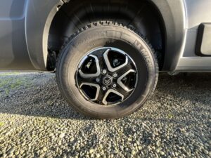 camping-sofia-in-vendita-van-furgonato-nuovo-a-torino-adria-twin-plus-640-sgx-27